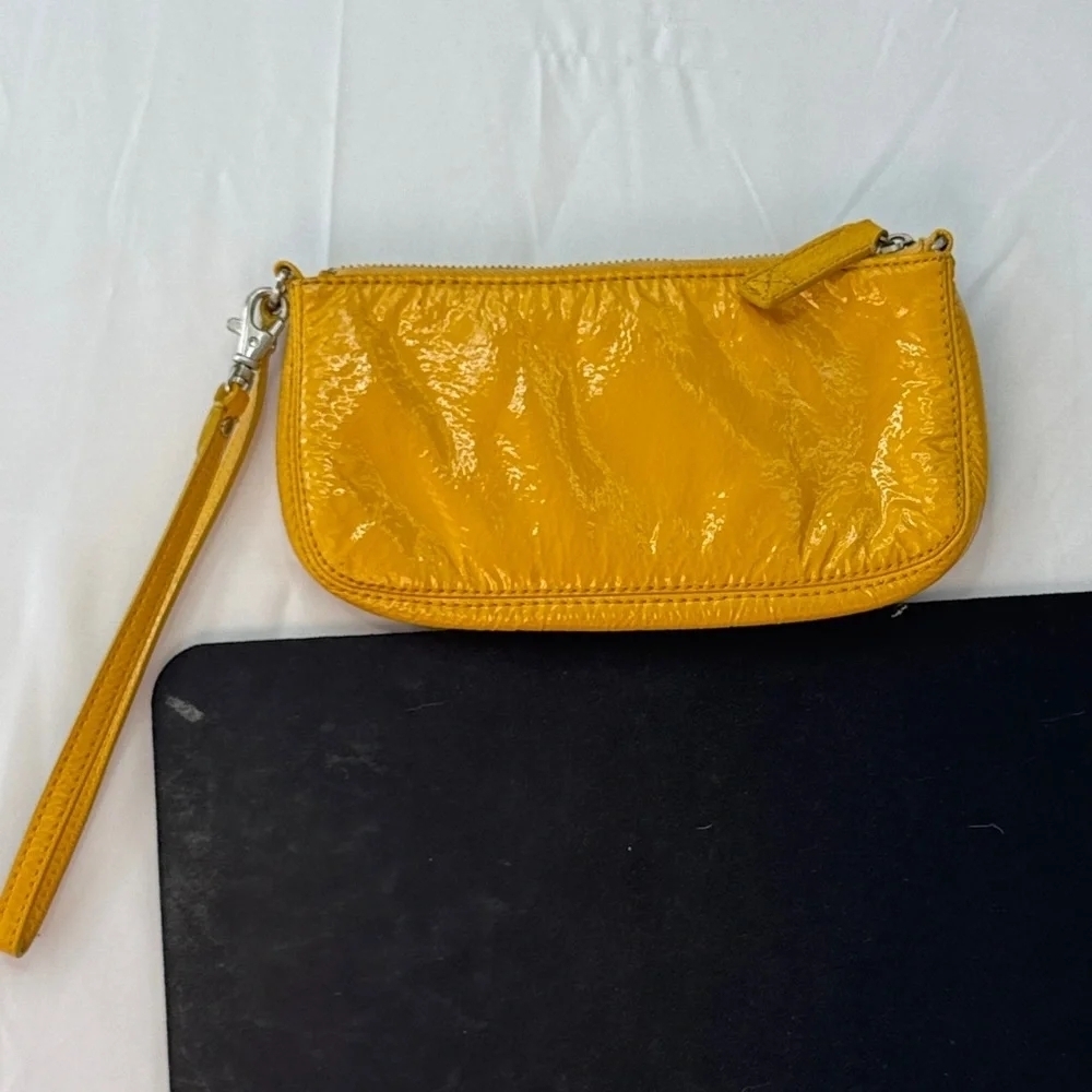 Michael Kors mustard Yellow Leather Wristlet Clutch zippers and pockets y2K - Picture 3 of 9